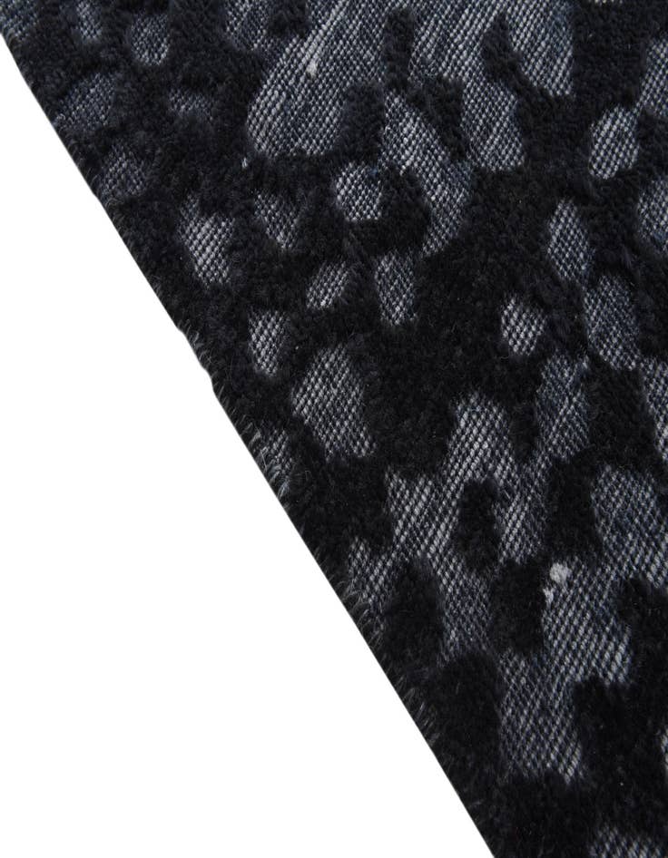 Detail image of  5' 2 x 8' 2  Hand Knotted Darya Wool Rug