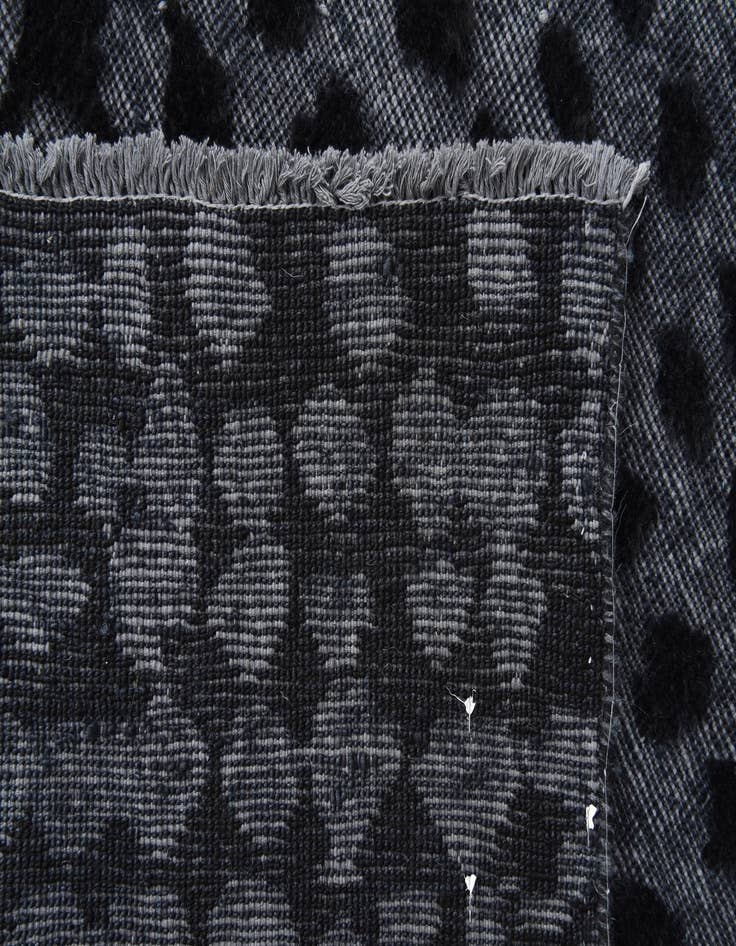 Detail image of  5' 2 x 8' 2  Hand Knotted Darya Wool Rug