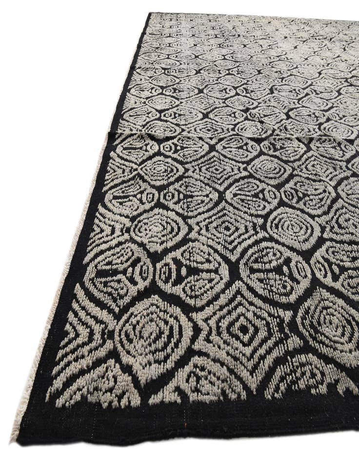 Detail image of  13' 11 x 20' 11  Hand Knotted Darya Wool Rug