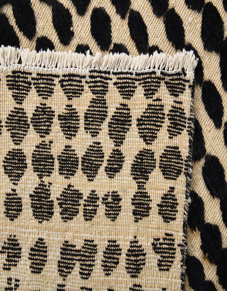 Detail image of  7' 11 x 10' 5  Hand Knotted Darya Wool Rug