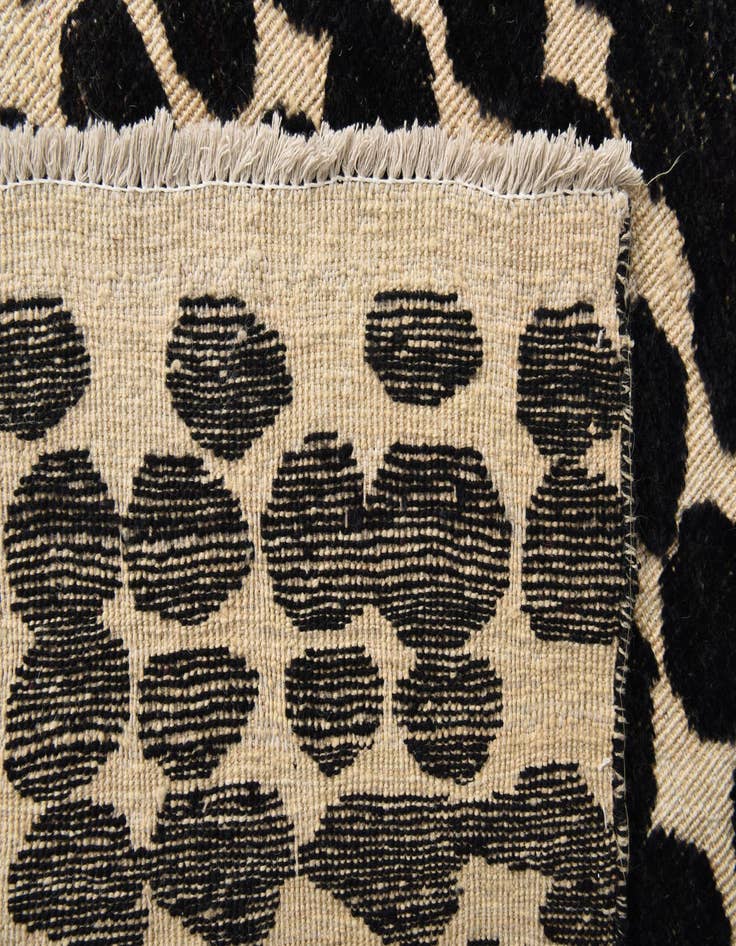 Detail image of  7' 10 x 10' 9  Hand Knotted Darya Wool Rug