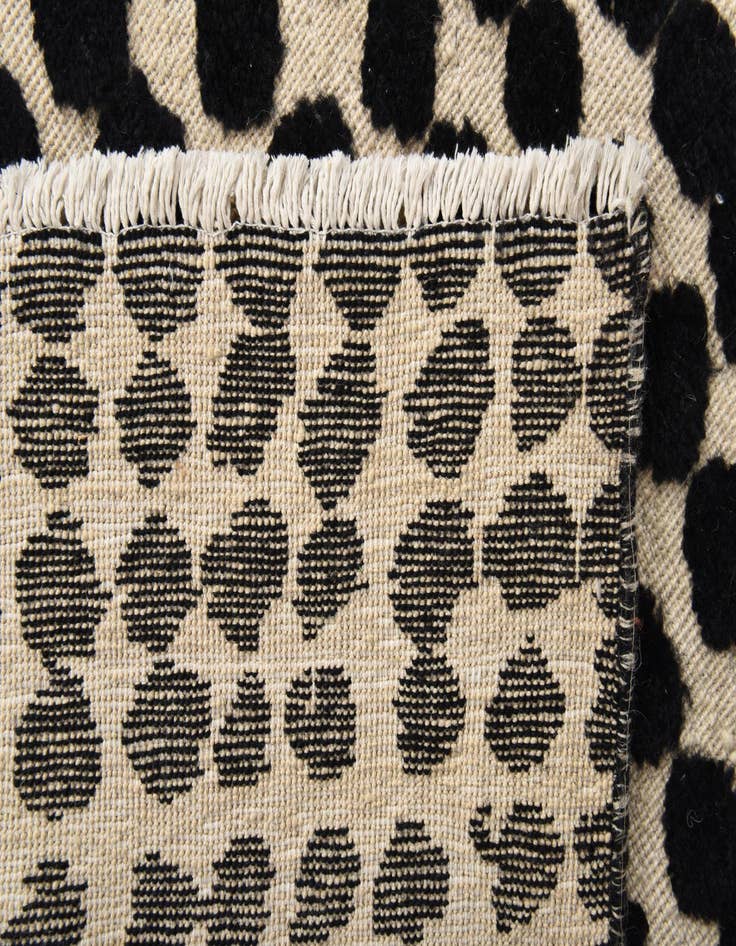 Detail image of  8' 10 x 12'  Hand Knotted Darya Wool Rug