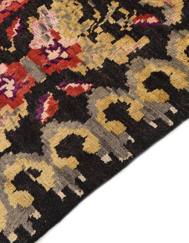 Detail image of  8' x 9' 9  Hand Knotted Darya Rug