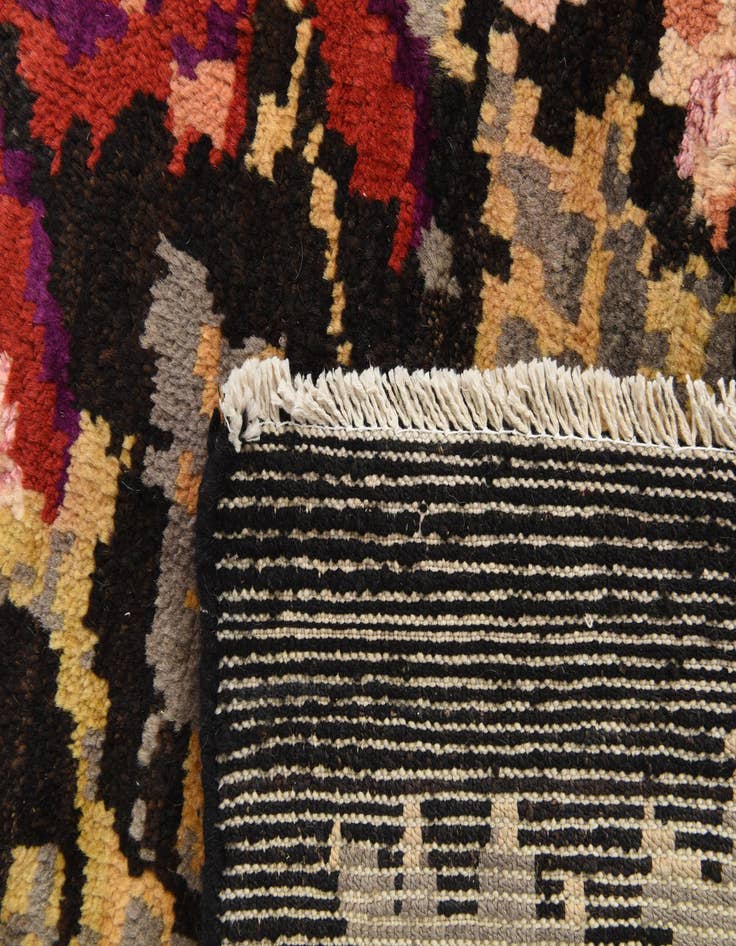 Detail image of  8' x 9' 9  Hand Knotted Darya Rug