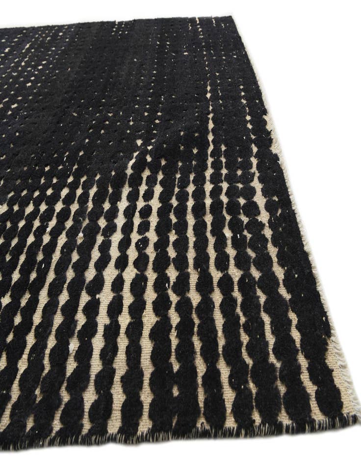 Detail image of  6' 6 x 10'  Hand Knotted Darya Wool Rug