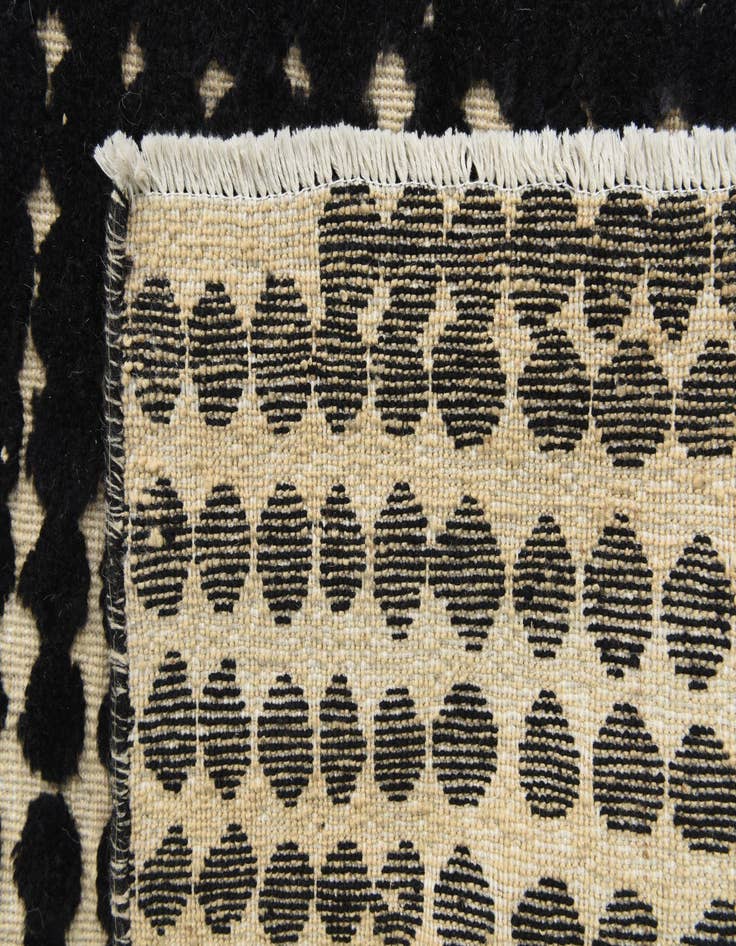 Detail image of  6' 6 x 10'  Hand Knotted Darya Wool Rug