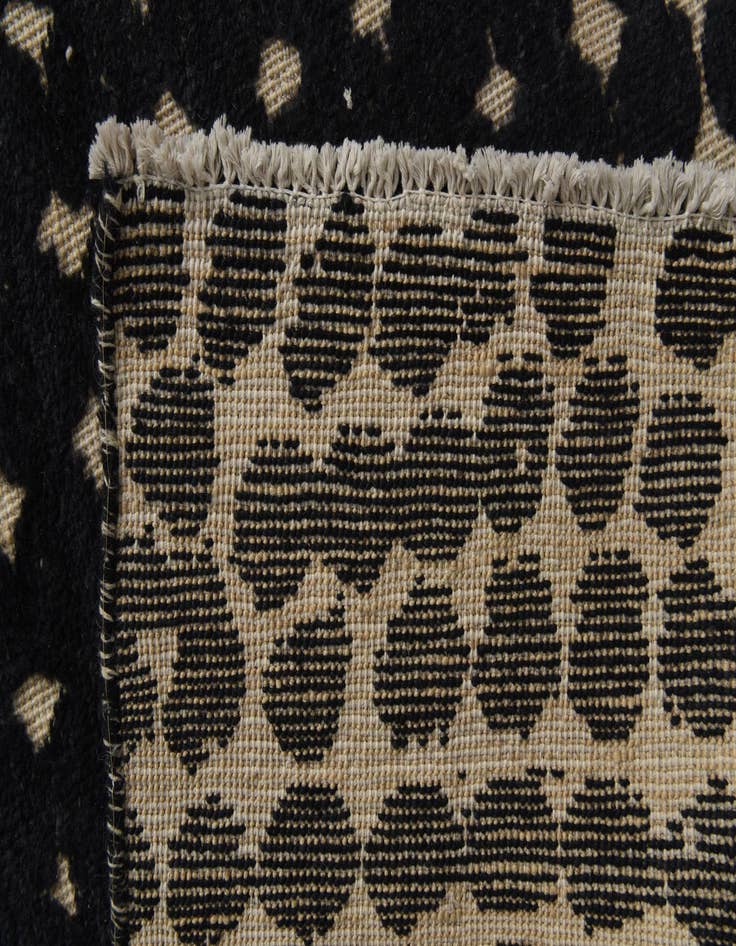 Detail image of  7' 10 x 10' 5  Hand Knotted Darya Wool Rug