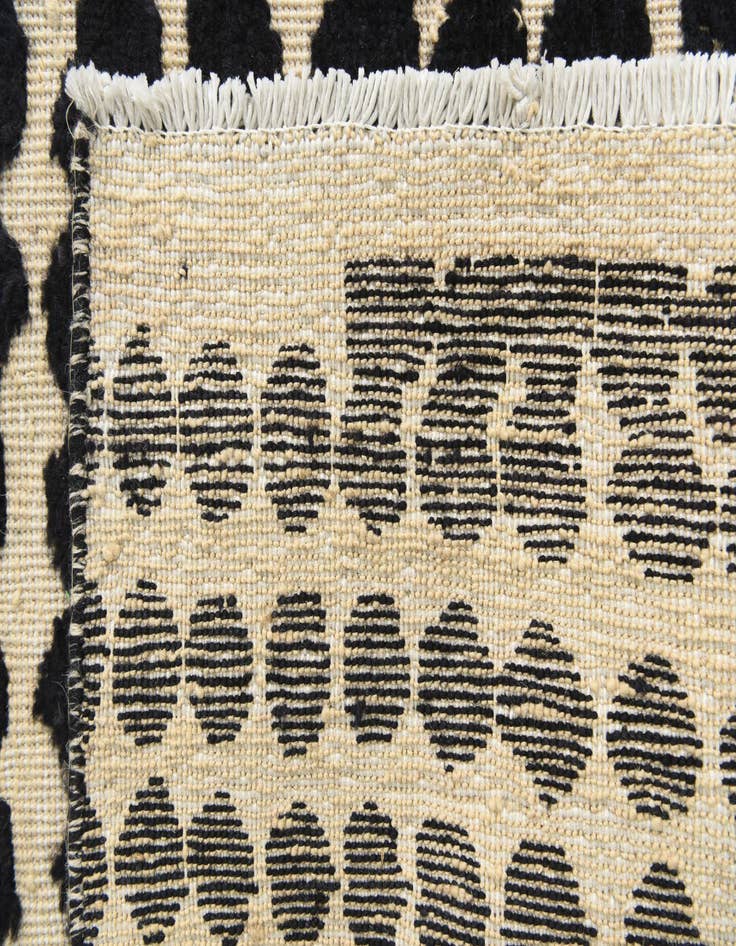 Detail image of  8' x 10' 6  Hand Knotted Darya Wool Rug