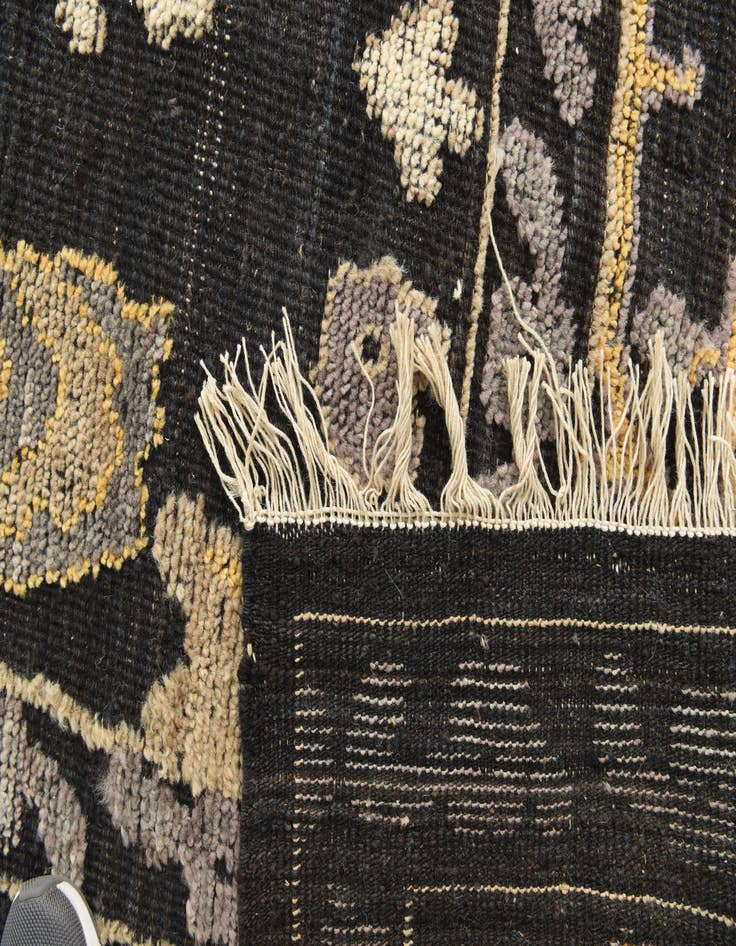 Detail image of  9' 1 x 12' 9  Hand Knotted Darya Wool Rug