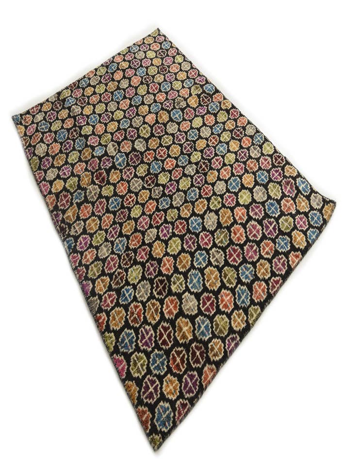 Detail image of  4' 10 x 6' 7  Hand Knotted Darya Wool Rug