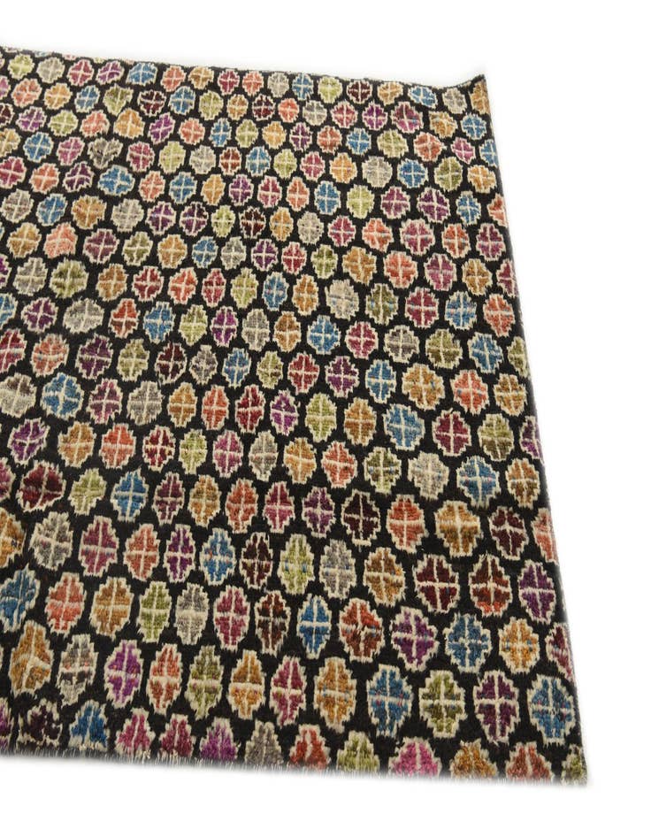 Detail image of  4' 10 x 6' 7  Hand Knotted Darya Wool Rug