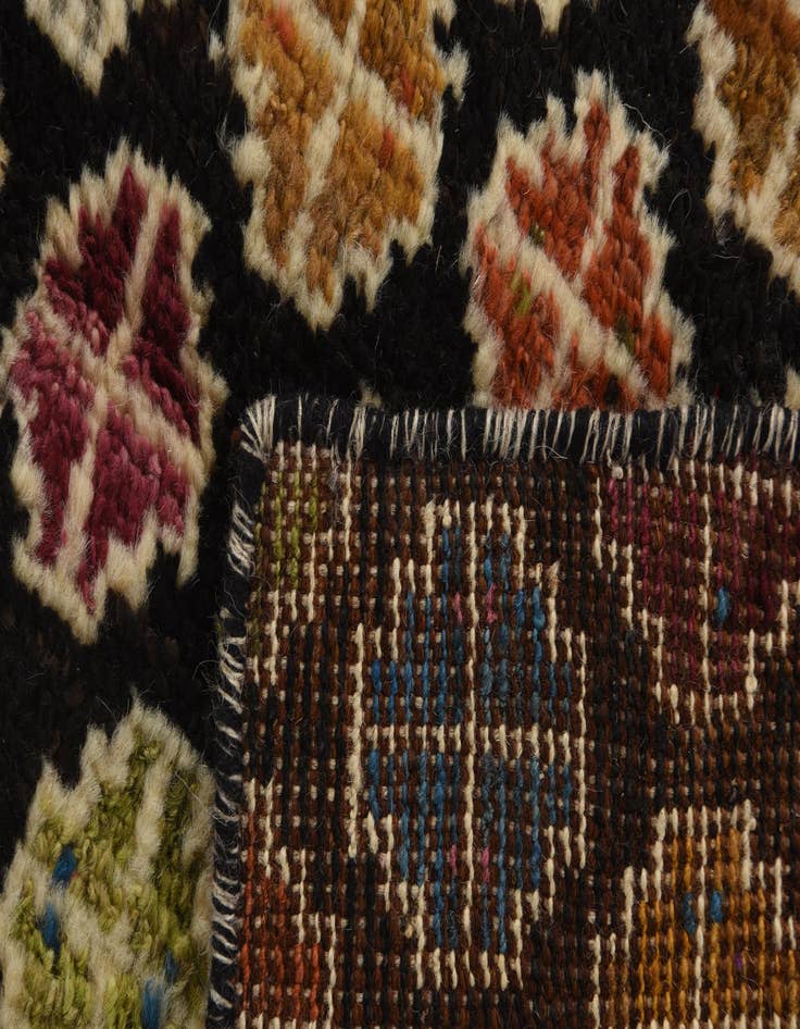 Detail image of  4' 10 x 6' 7  Hand Knotted Darya Wool Rug