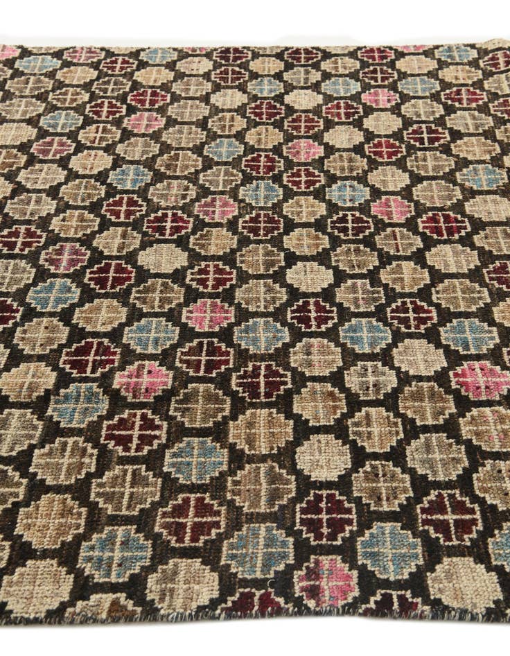 Detail image of  4' 10 x 7' 9  Hand Knotted Darya Wool Rug