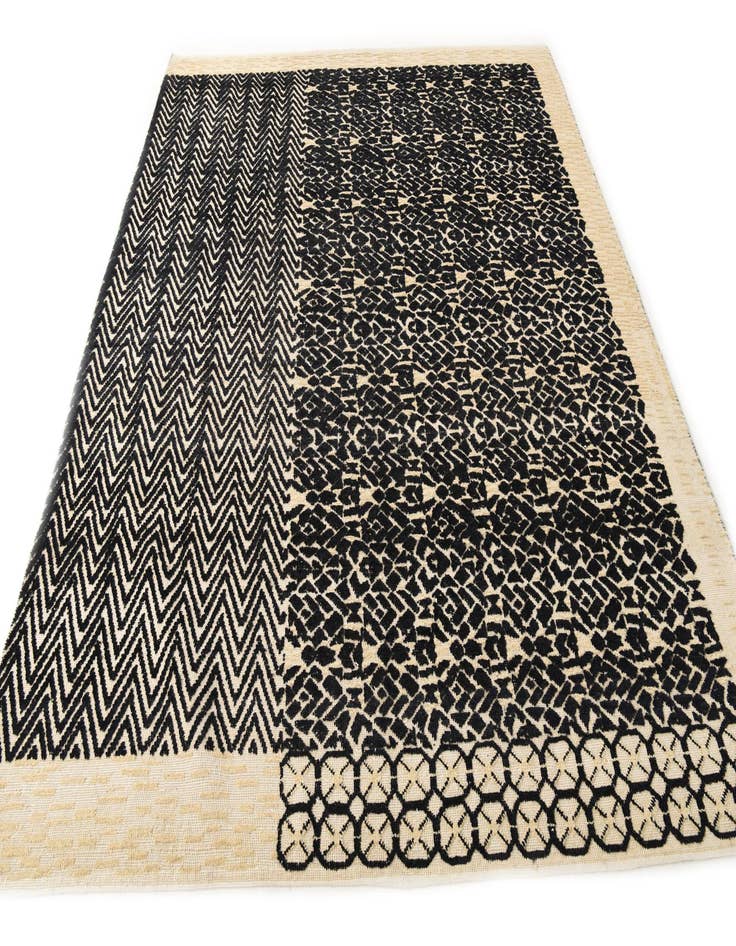 Detail image of  7' 10 x 9' 11  Hand Knotted Darya Wool Rug