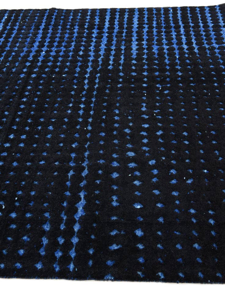 Detail image of  6' 7 x 9' 9  Hand Knotted Darya Wool Rug