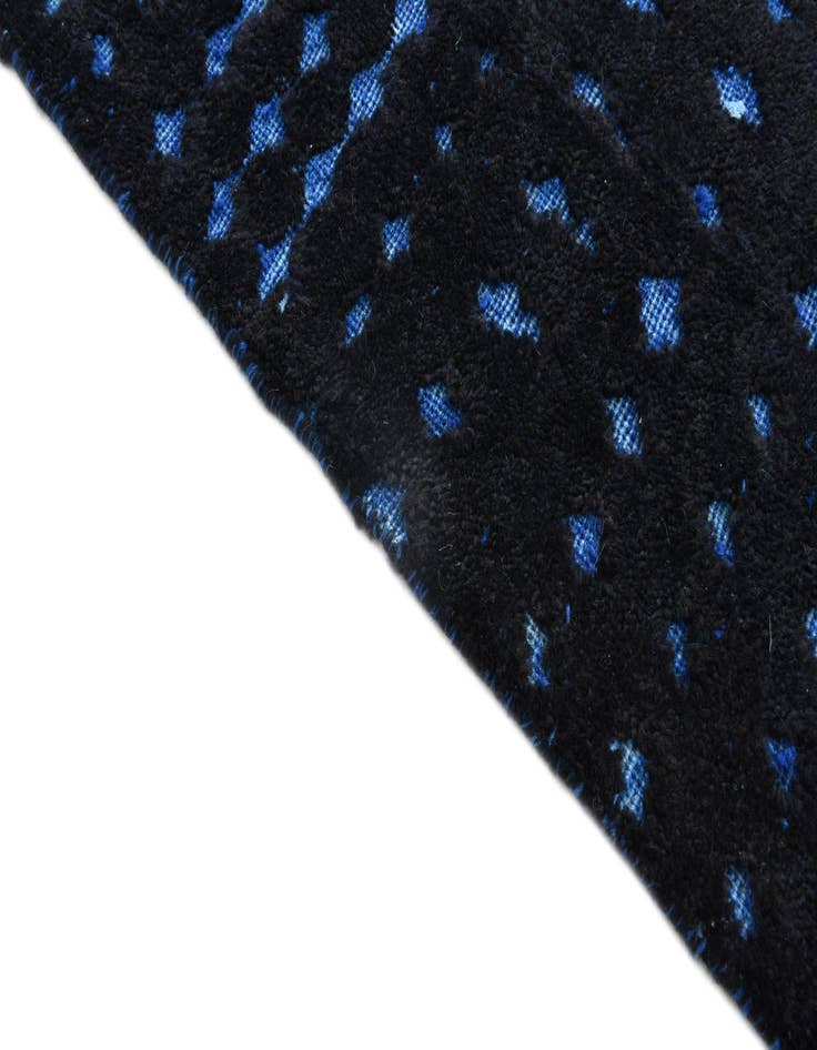 Detail image of  6' 7 x 9' 9  Hand Knotted Darya Wool Rug