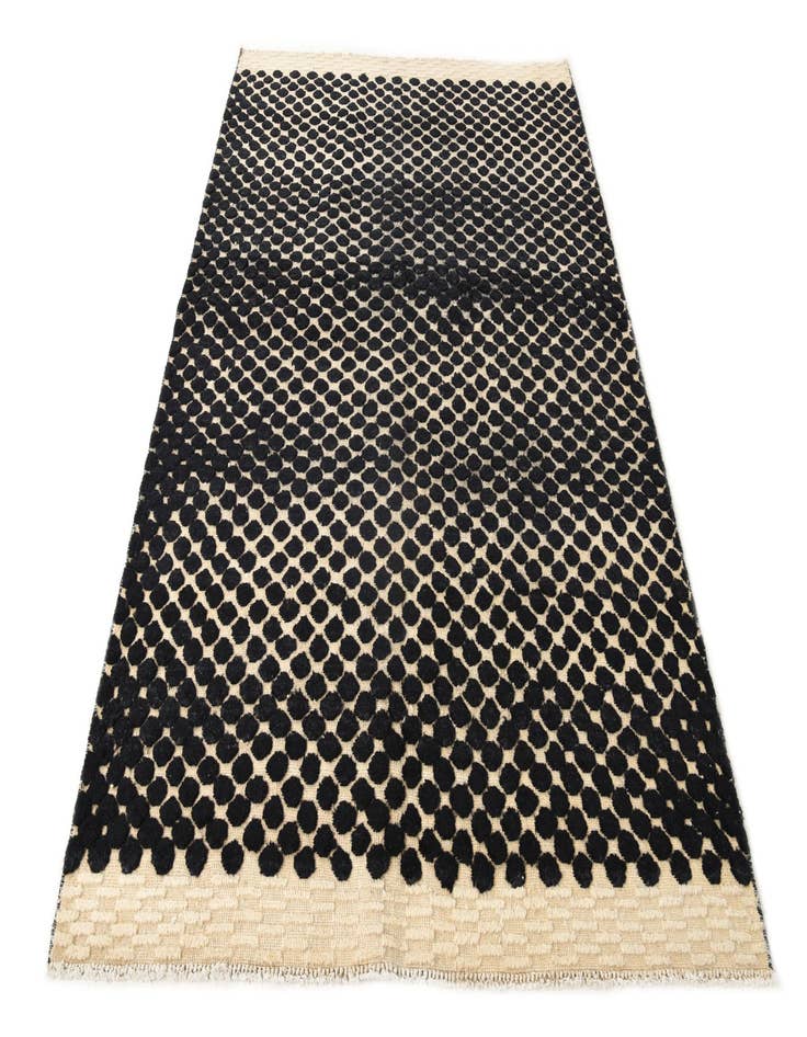 Detail image of  5' 8 x 8'  Hand Knotted Darya Wool Rug