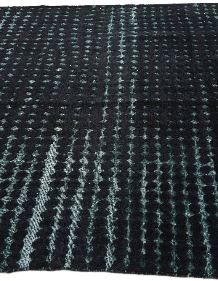 Detail image of  6' 6 x 10' 3  Hand Knotted Darya Wool Rug