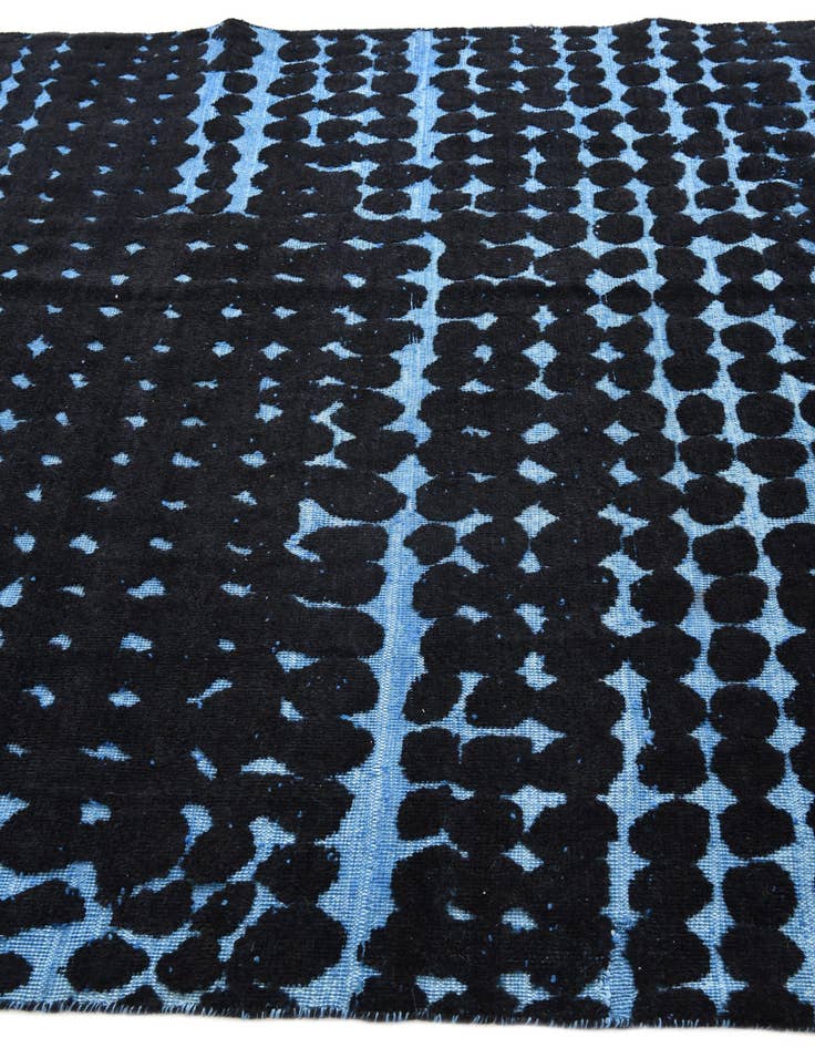 Detail image of  6' 6 x 10'  Hand Knotted Darya Wool Rug