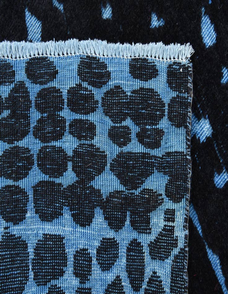 Detail image of  6' 6 x 10'  Hand Knotted Darya Wool Rug