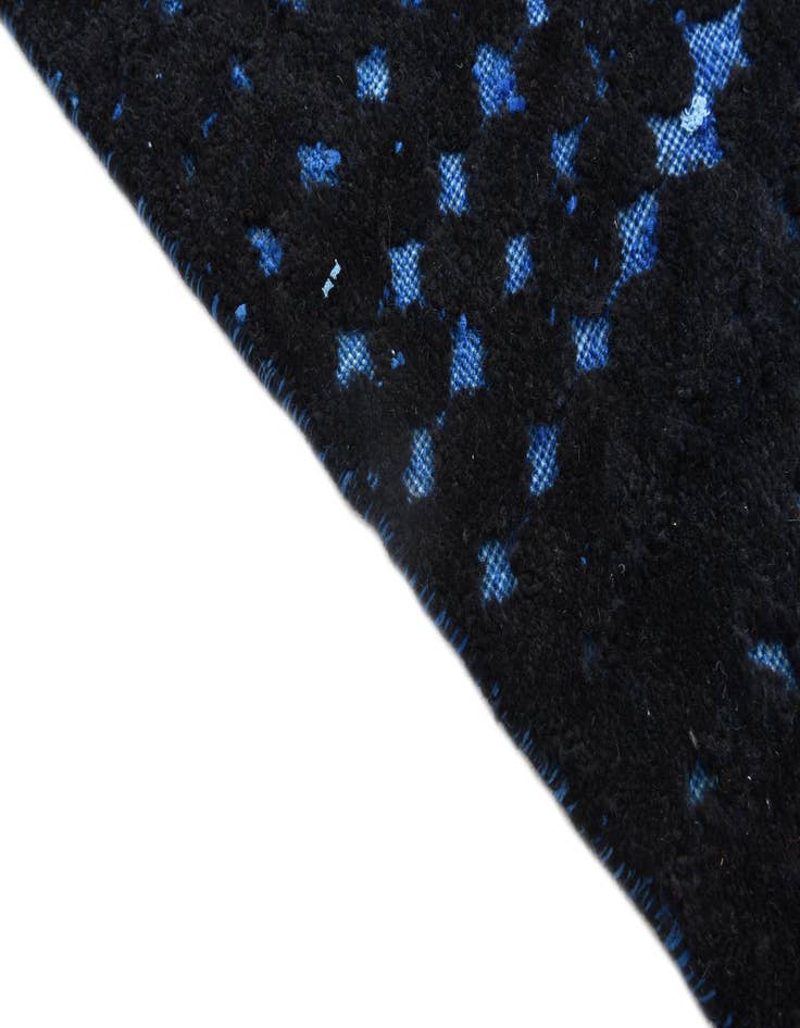 Detail image of  6' 6 x 10'  Hand Knotted Darya Wool Rug