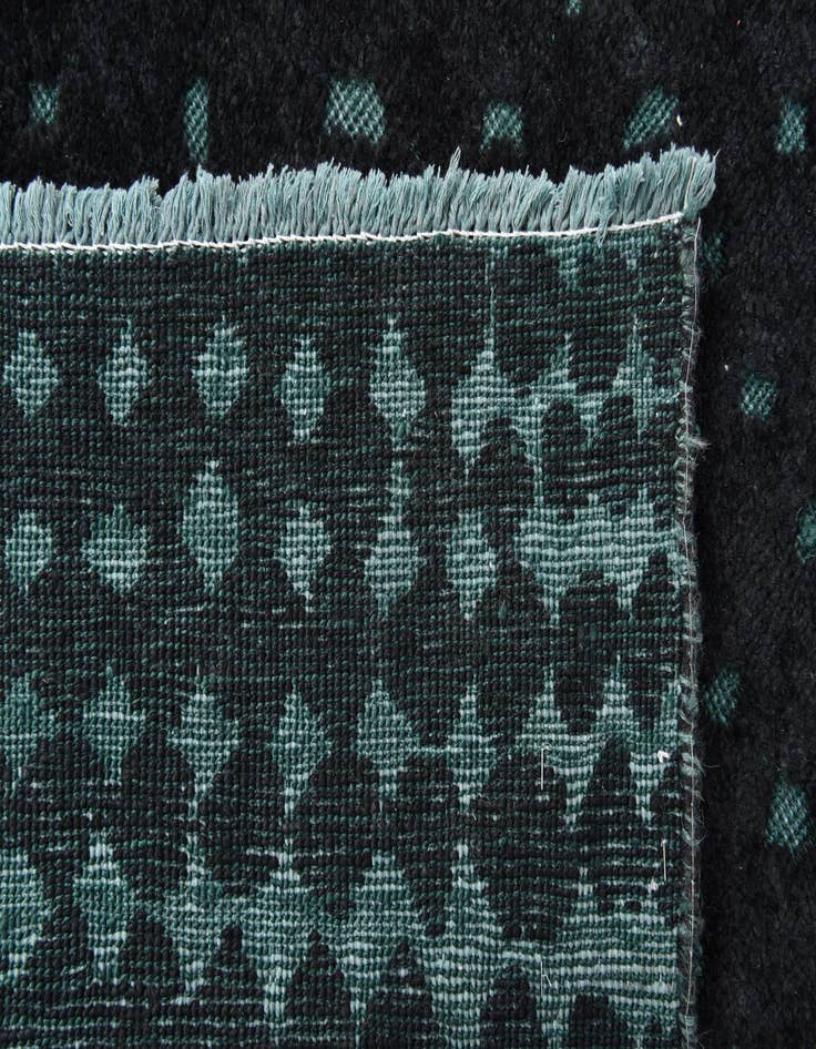 Detail image of  6' 4 x 10'  Hand Knotted Darya Wool Rug