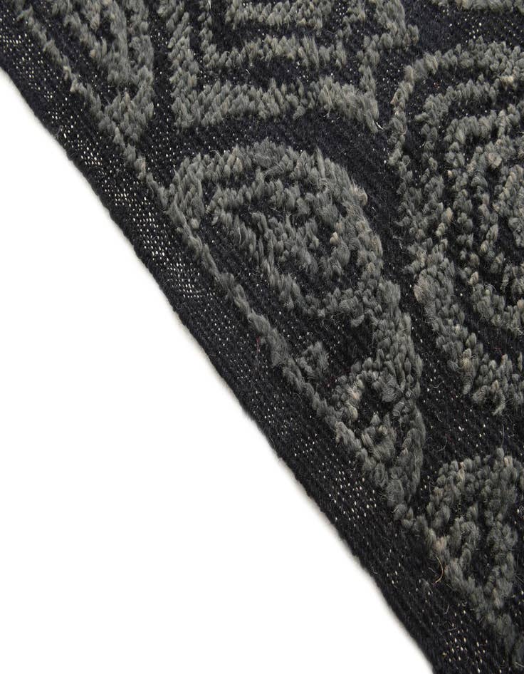 Detail image of  5' 5 x 10'  Hand Knotted Darya Wool Rug