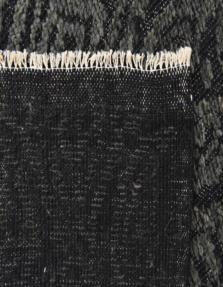 Detail image of  5' 5 x 10'  Hand Knotted Darya Wool Rug