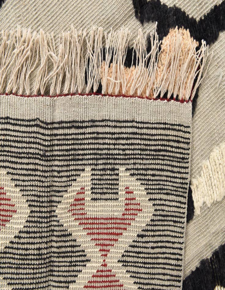 Detail image of  9' x 12' 5  Hand Knotted Darya Wool Rug