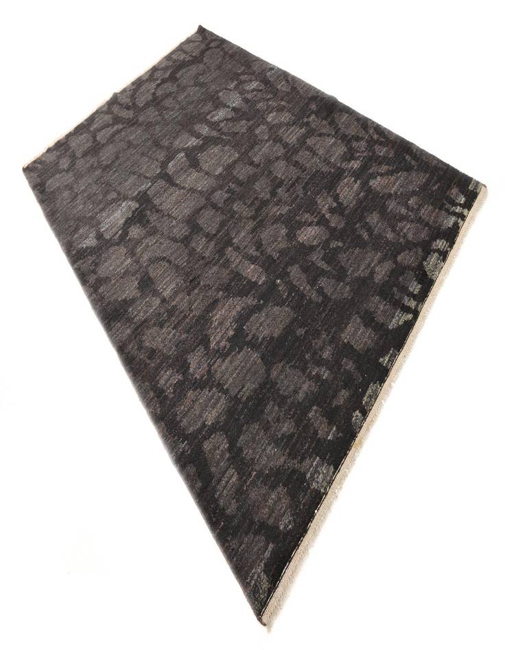 Detail image of  6' 6 x 9' 9  Hand Knotted Darya Wool Rug