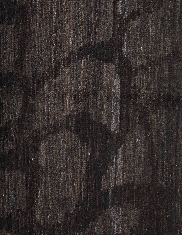 Detail image of  6' 6 x 9' 9  Hand Knotted Darya Wool Rug