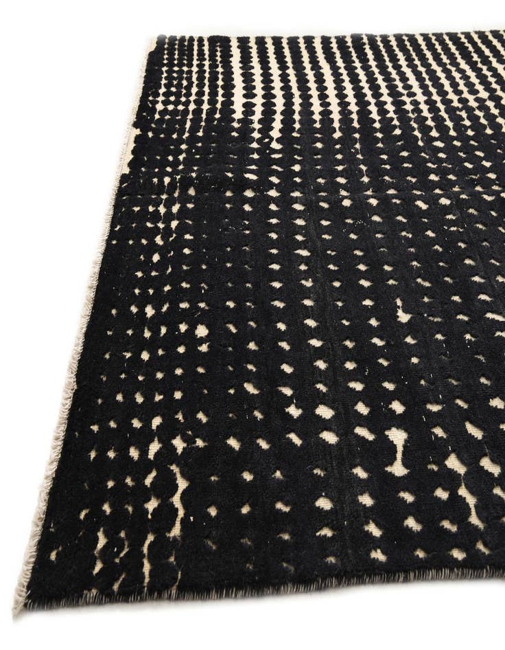 Detail image of  6' 6 x 10' 3  Hand Knotted Darya Wool Rug