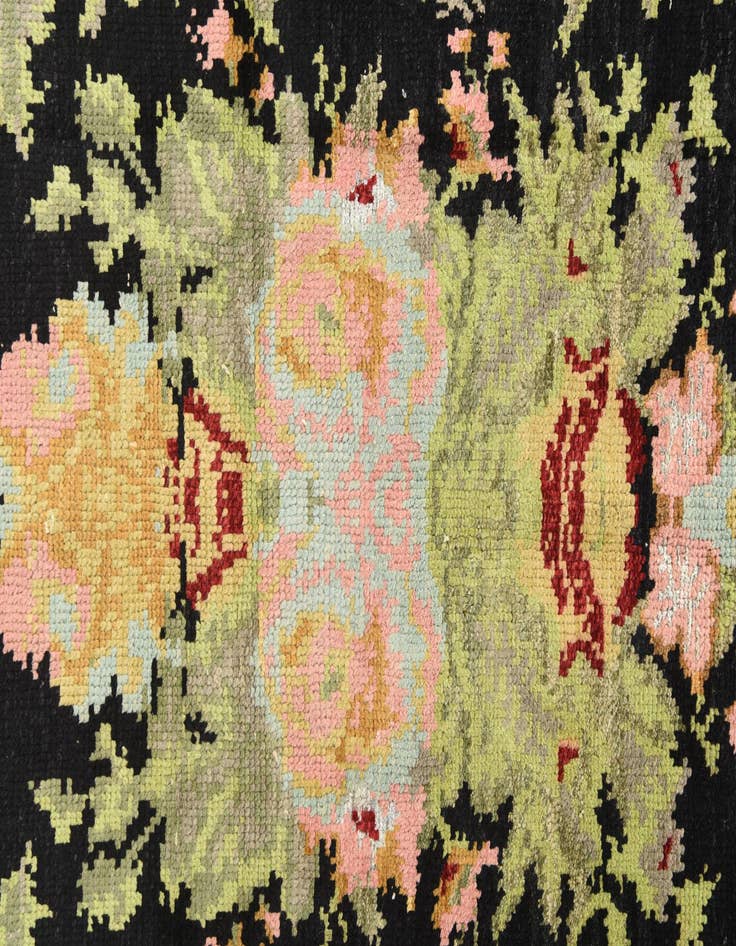 Detail image of  5' 6 x 8'  Hand Knotted Darya Rug