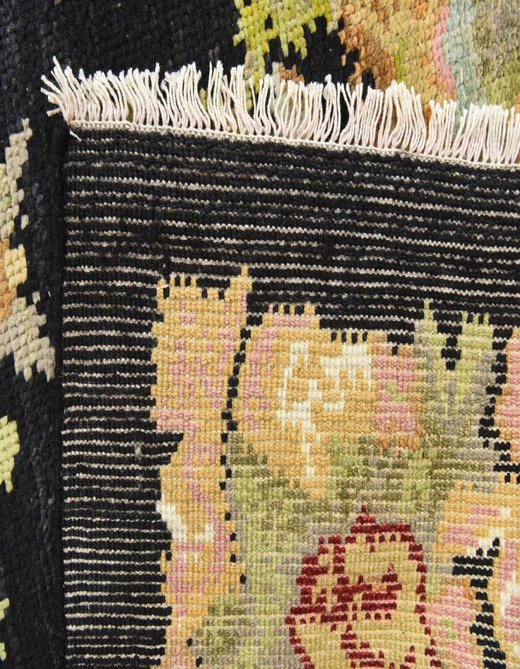 Detail image of  5' 6 x 8'  Hand Knotted Darya Rug