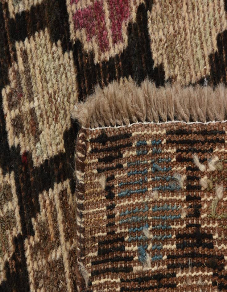 Detail image of  5' x 8'  Hand Knotted Darya Wool Rug