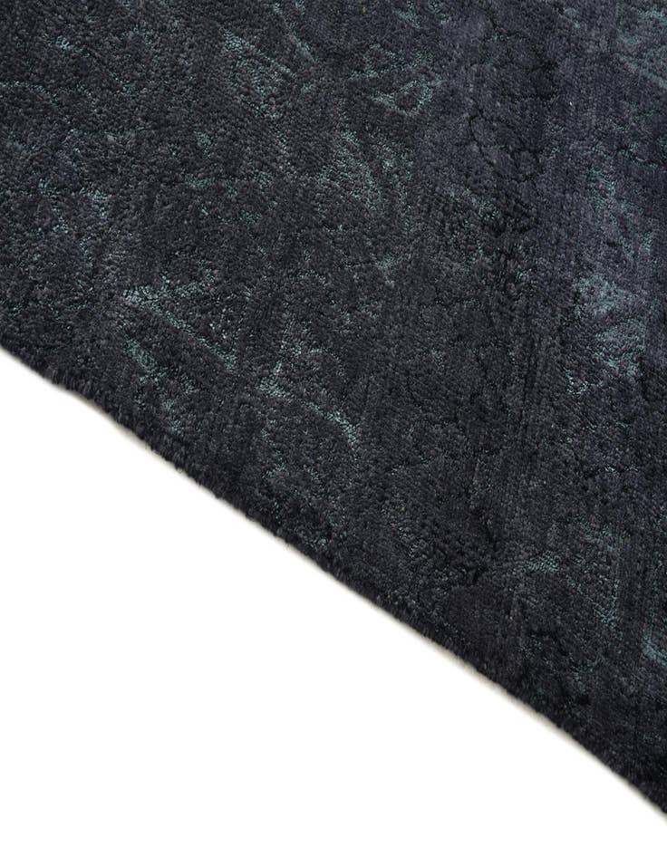 Detail image of  6' 3 x 9'  Hand Knotted Darya Wool Rug