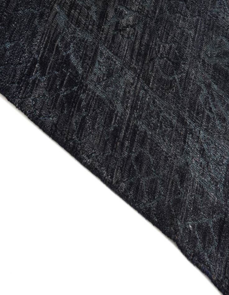 Detail image of  7' 6 x 9' 6  Hand Knotted Darya Rug