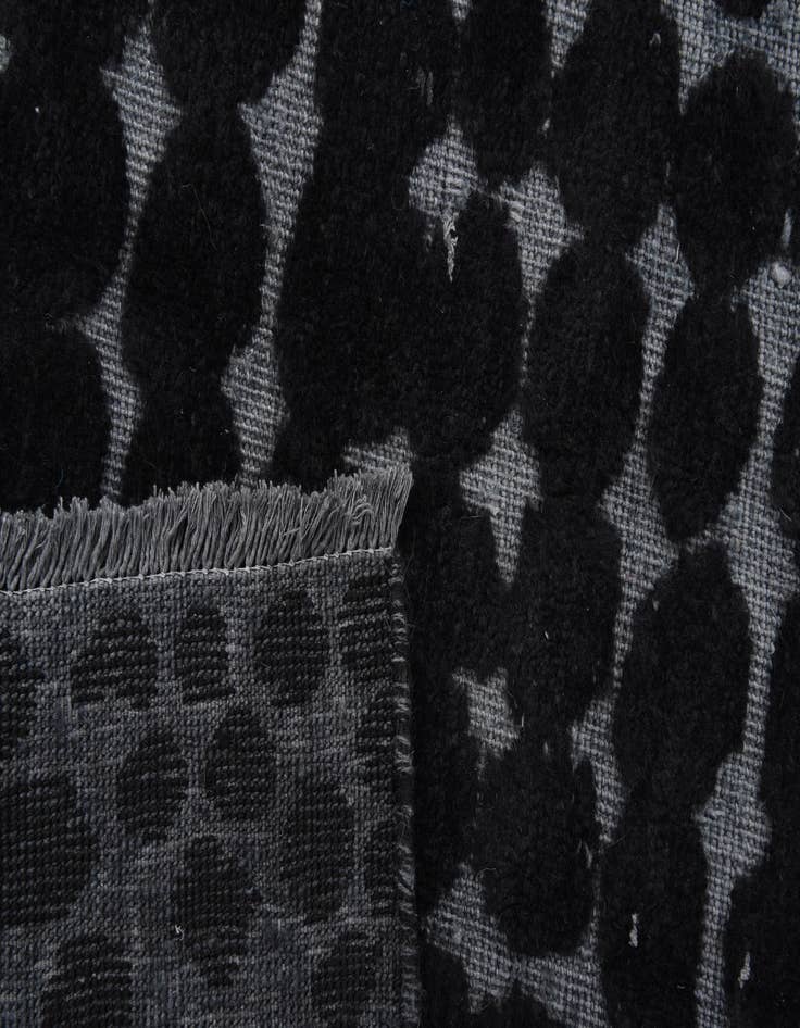 Detail image of  6' 4 x 10' 4  Hand Knotted Darya Wool Rug