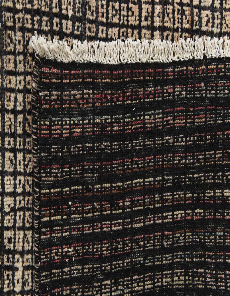 Detail image of  7' 7 x 9' 10  Hand Knotted Darya Wool Rug