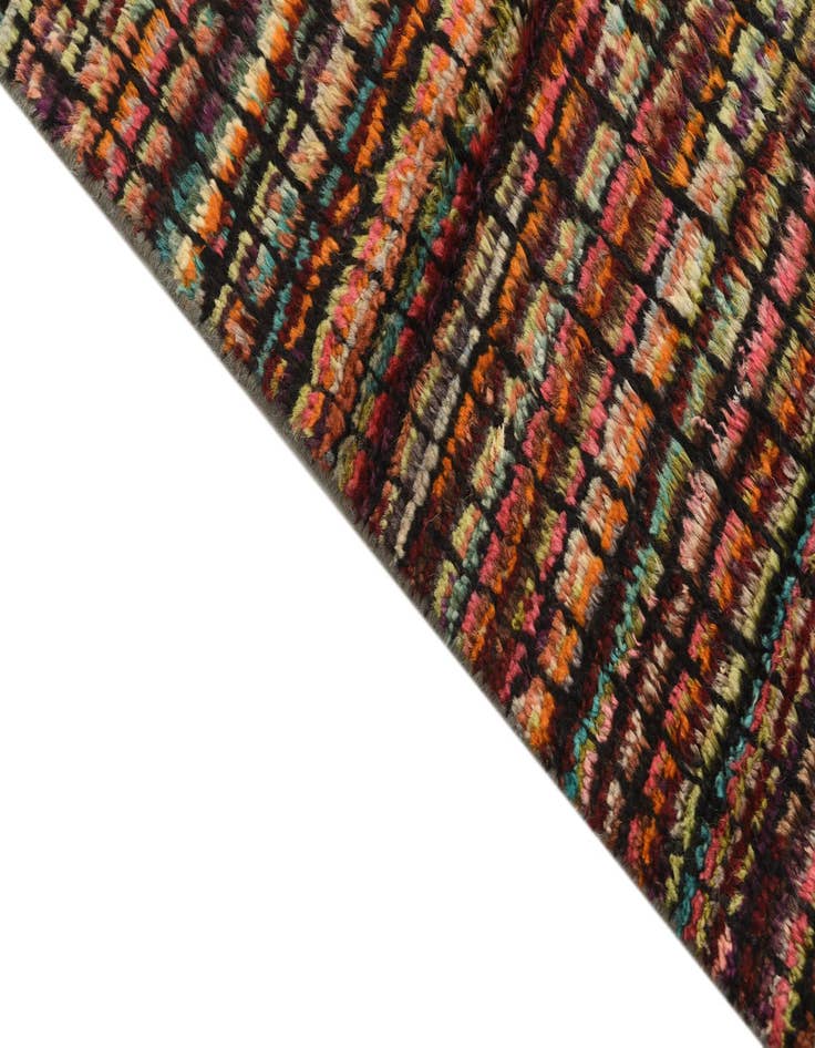 Detail image of  2' 10 x 5' 2  Hand Knotted Darya Wool Rug