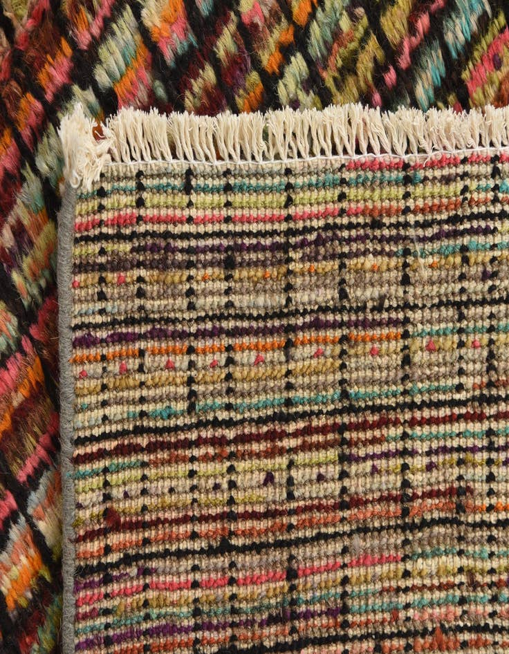 Detail image of  2' 10 x 5' 2  Hand Knotted Darya Wool Rug