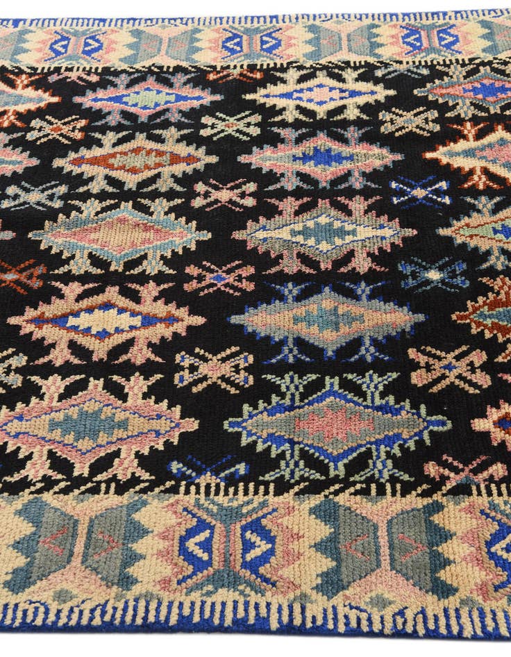 Detail image of  5' 5 x 8' 3  Hand Knotted Darya Rug