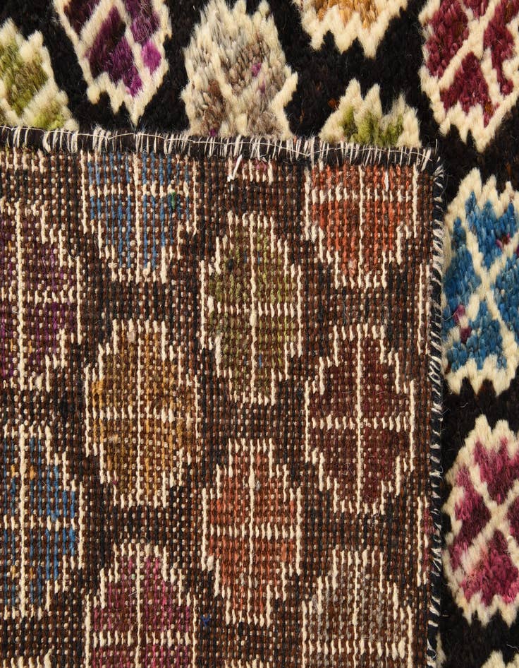 Detail image of  4' 9 x 6' 7  Hand Knotted Darya Wool Rug