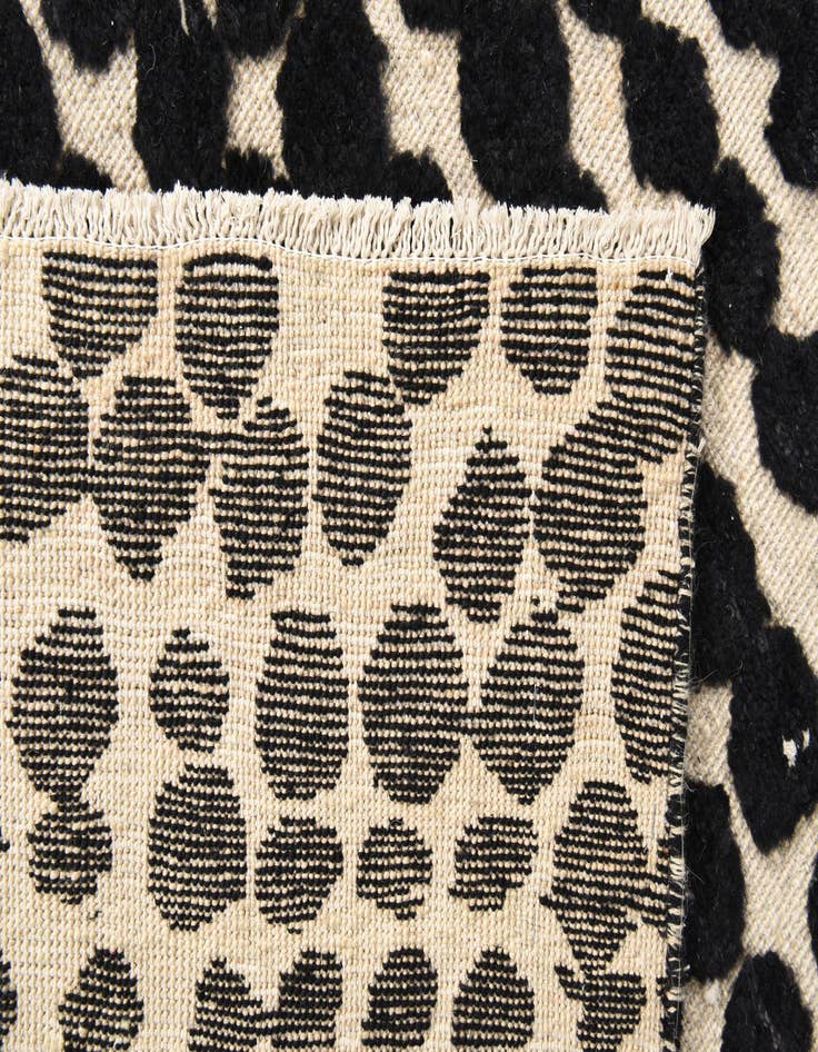 Detail image of  8' 10 x 12'  Hand Knotted Darya Wool Rug