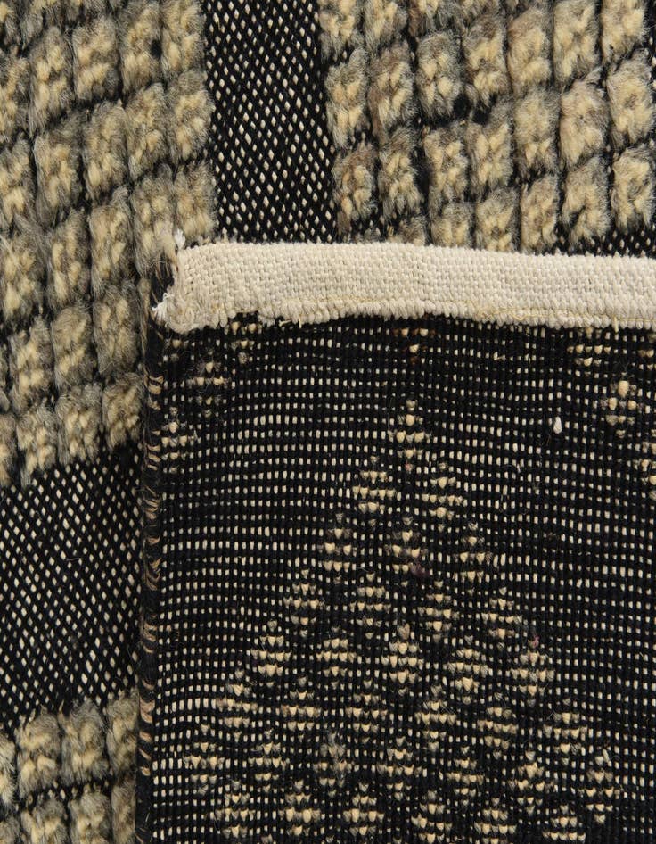 Detail image of  6' 6 x 10' 1  Hand Knotted Darya Wool Rug