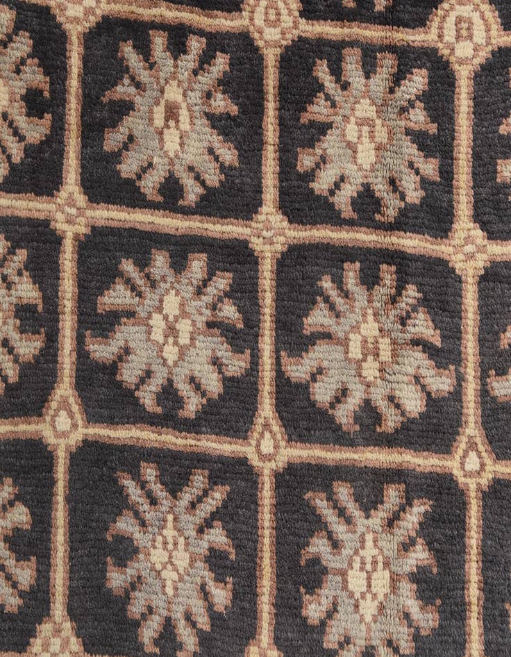 Detail image of  6' 9 x 10'  Hand Knotted Darya Wool Rug
