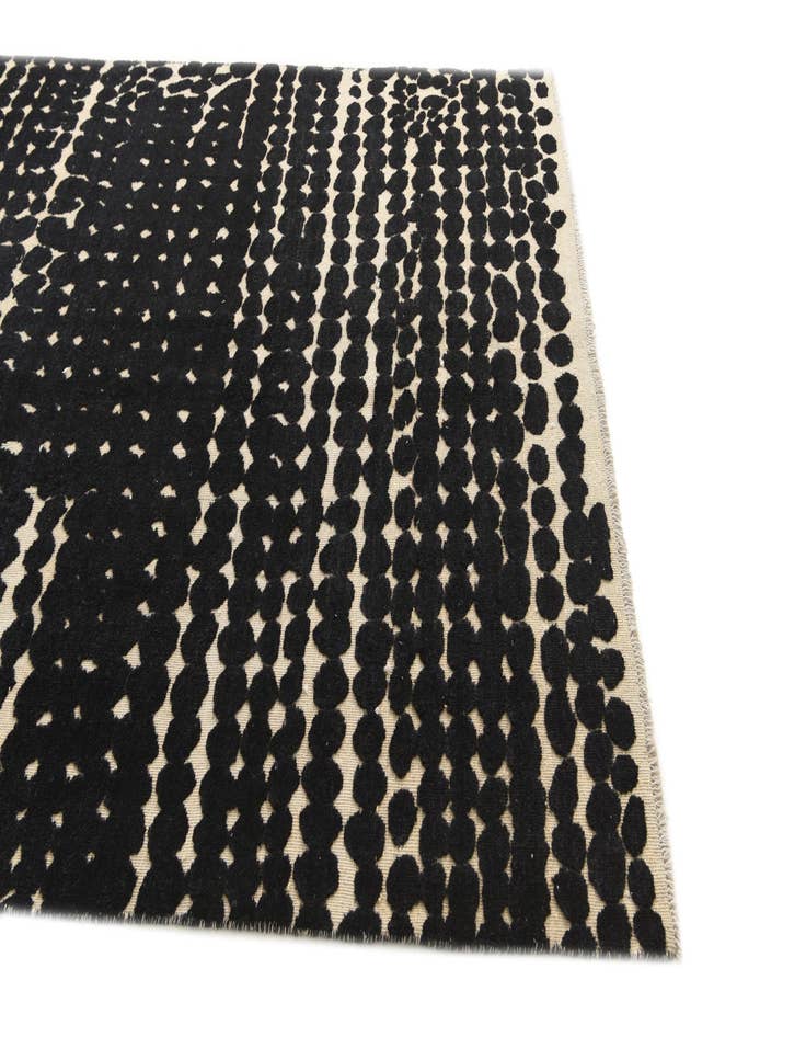 Detail image of  6' 6 x 10' 6  Hand Knotted Darya Wool Rug