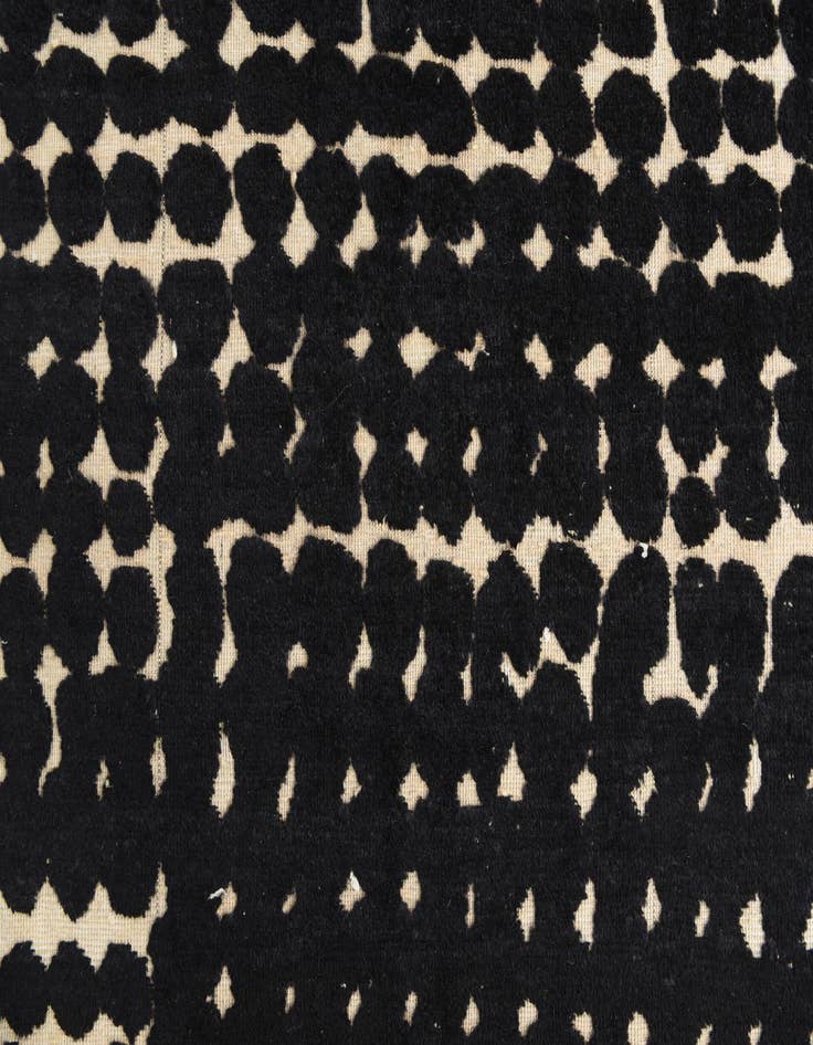 Detail image of  6' 6 x 10' 6  Hand Knotted Darya Wool Rug