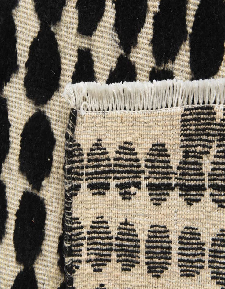 Detail image of  8' x 10'  Hand Knotted Darya Wool Rug