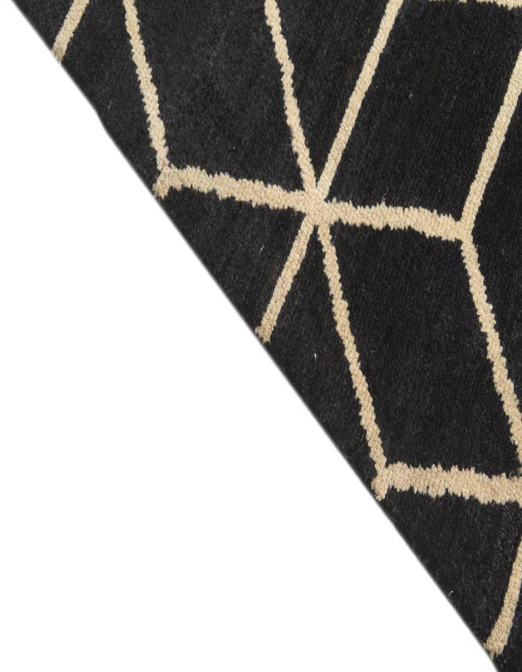 Detail image of  6' 5 x 9' 2  Hand Knotted Darya Wool Rug